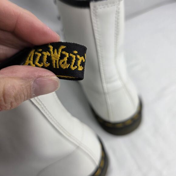 Dr Martens Women's White Smooth Leather Round Toe Combat Lace Up Boots Size 9 - Picture 8 of 16